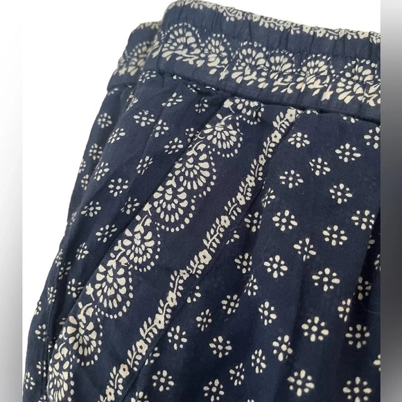 Joie blue and white print wide leg pants, size Large - Picture 2 of 5